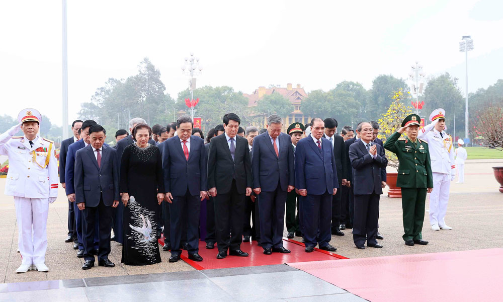  Lãnh đạo Đảng, Nhà nước vào Lăng viếng Chủ tịch Hồ Chí Minh nhân dịp Tết Nguyên đán